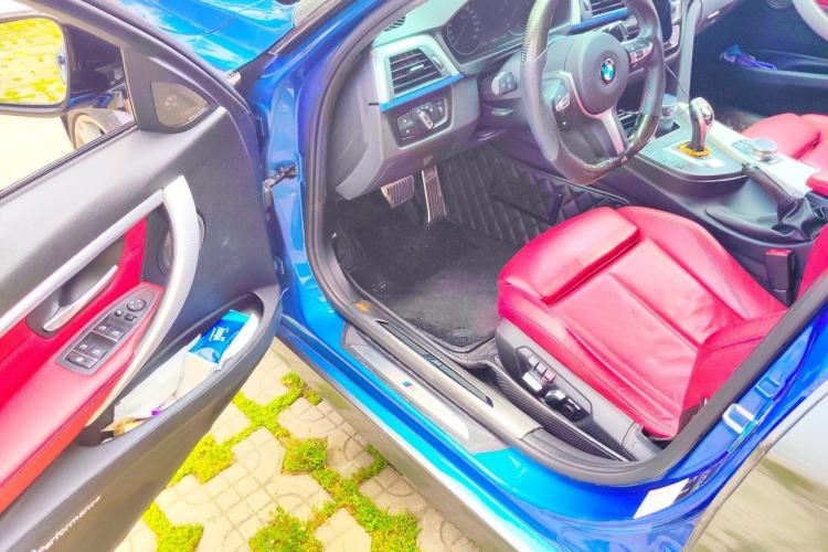 Used BMW 3 Series 2018 330i M Sport Night Edition Driver Seat