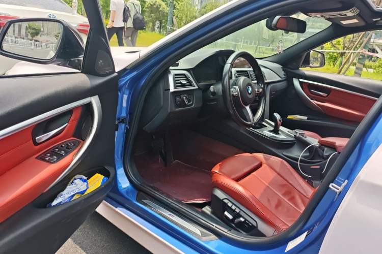 Used BMW 3 Series 2018 330i M Sport Night Edition Driver Seat