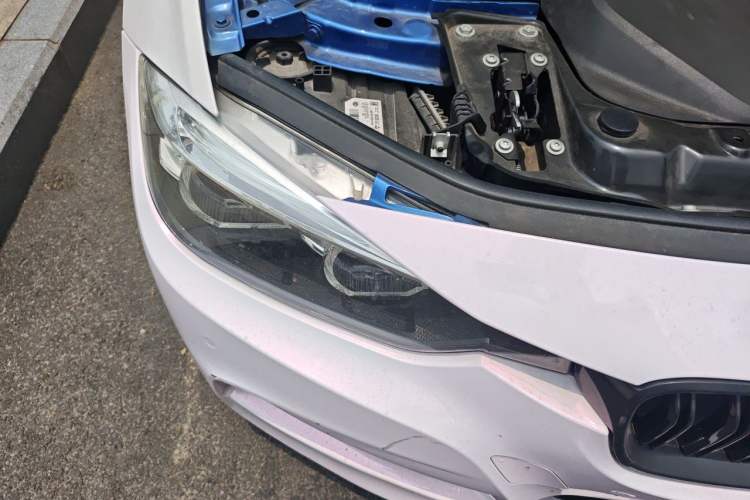 Used BMW 3 Series 2018 330i M Sport Night Edition Engine Bay Right