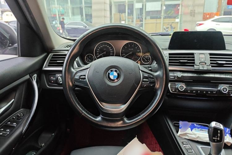Used BMW 3 Series 2018 320Li Fashion Model Steering Wheel