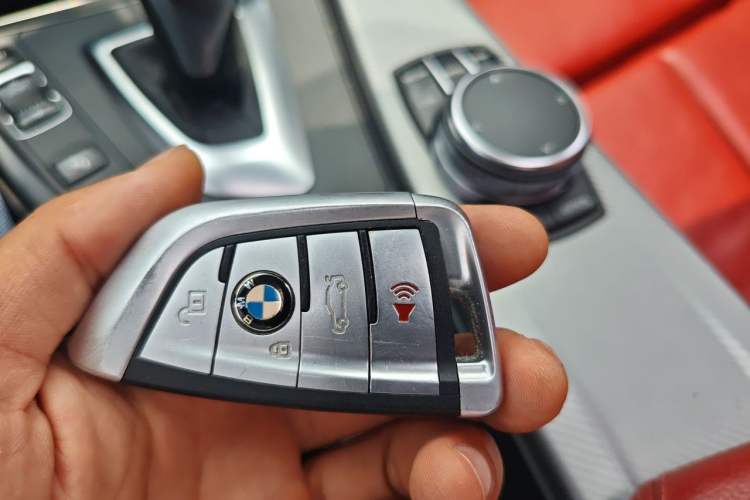 Used BMW 3 Series 2018 330i M Sport Night Edition Vehicle Key