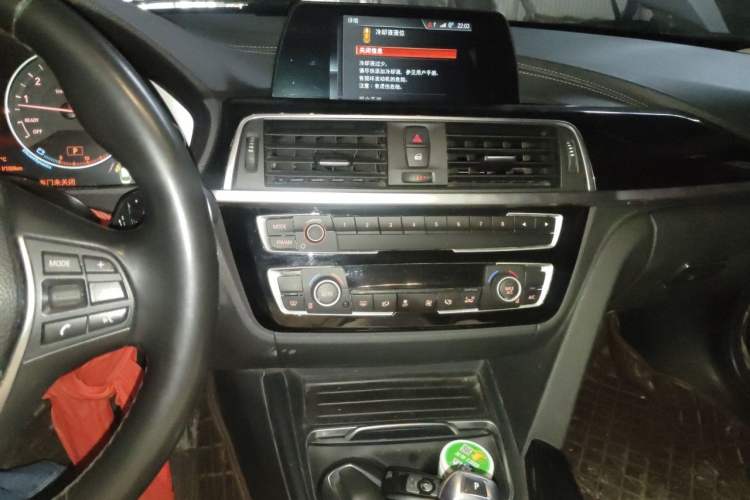 Used BMW 3 Series 2018 320Li Fashion Model Audio And AC Panel