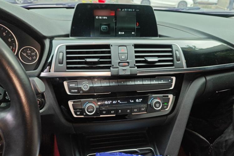 Used BMW 3 Series 2018 320Li Fashion Model Audio And AC Panel