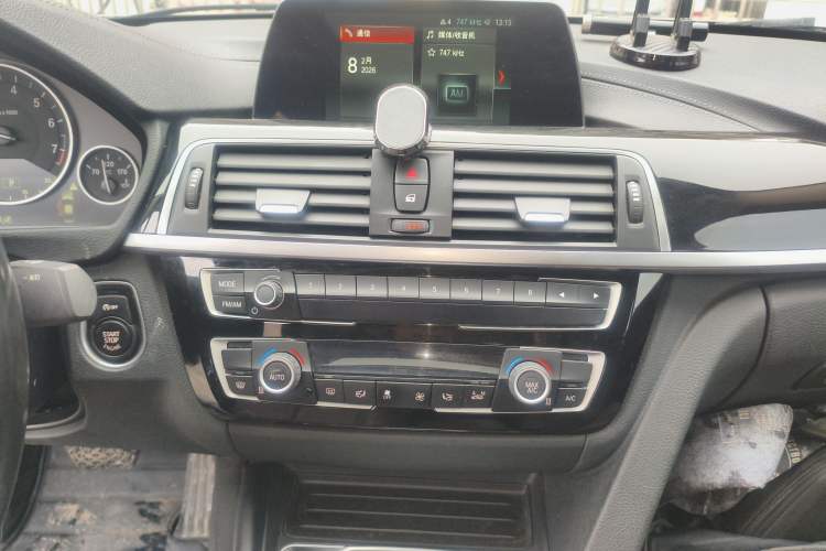 Used BMW 3 Series 2018 320Li Fashion Model Audio And AC Panel