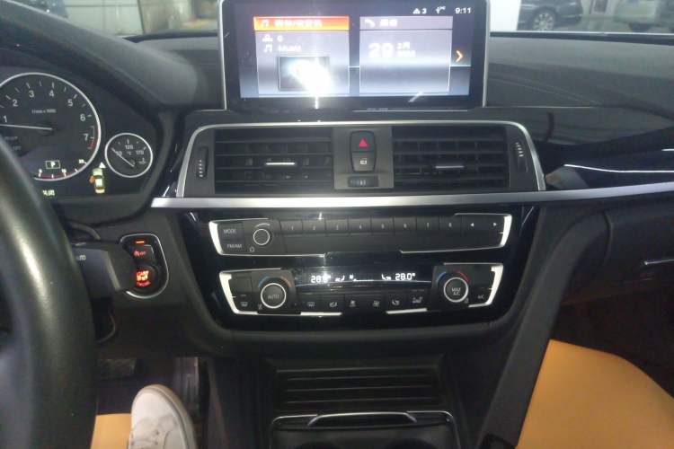 Used BMW 3 Series 2018 320Li Fashion Model Audio And AC Panel
