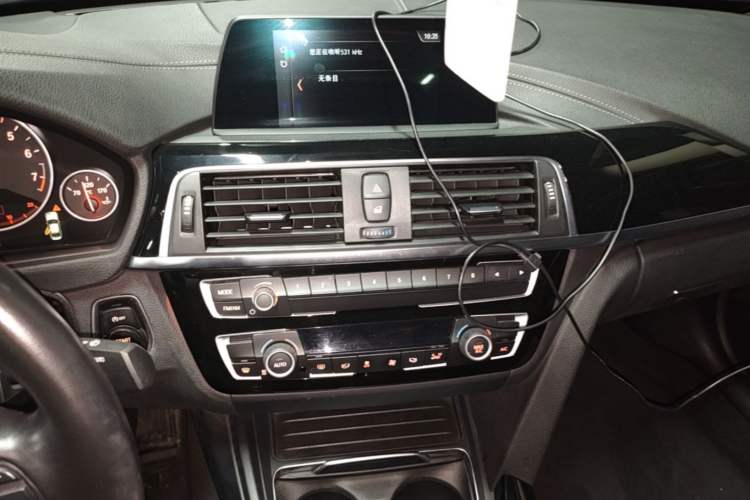 Used BMW 3 Series 2018 320Li Fashion Model Audio And AC Panel