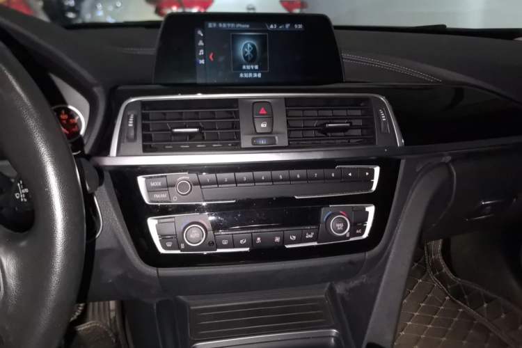 Used BMW 3 Series 2018 320Li Fashion Model Audio And AC Panel