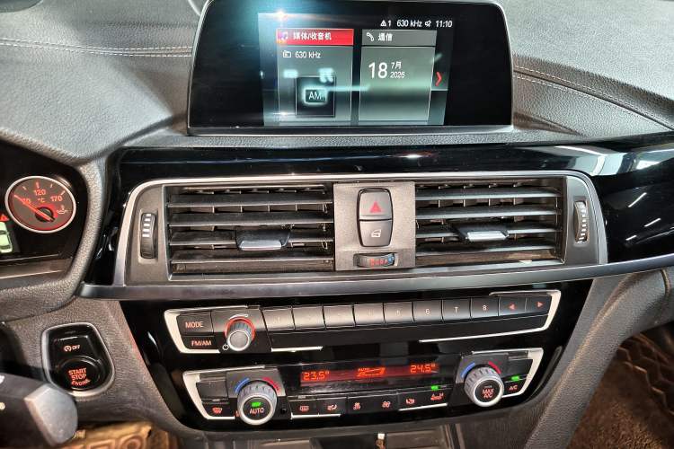 Used BMW 3 Series 2018 320Li Fashion Model Audio And AC Panel