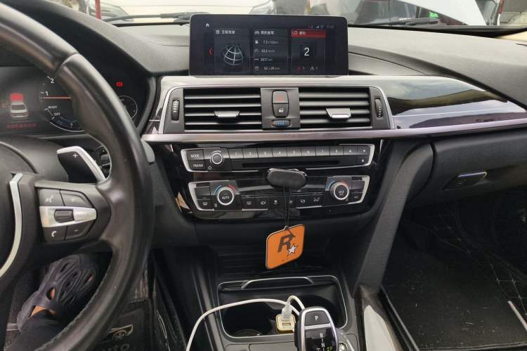 Used BMW 3 Series 2018 320Li M Sport Night Edition Audio And AC Panel