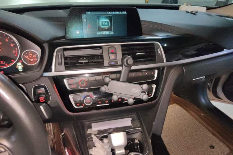 Used BMW 3 Series 2018 320Li Fashion Model Audio And AC Panel