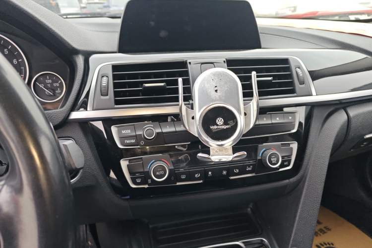 Used BMW 3 Series 2018 318Li Audio And AC Panel