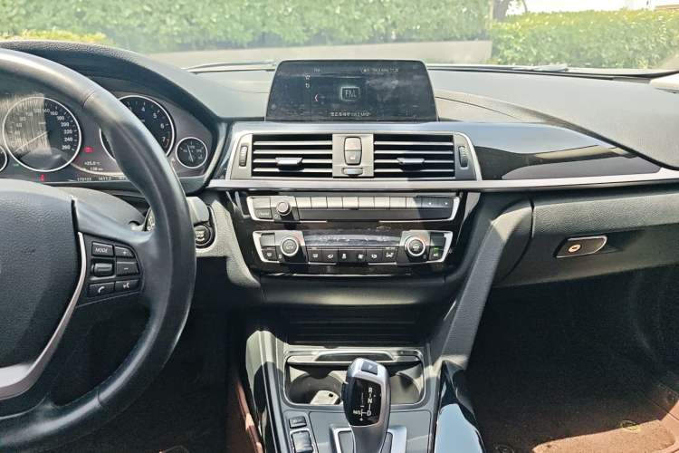 Used BMW 3 Series 2018 320Li Fashion Model Audio And AC Panel