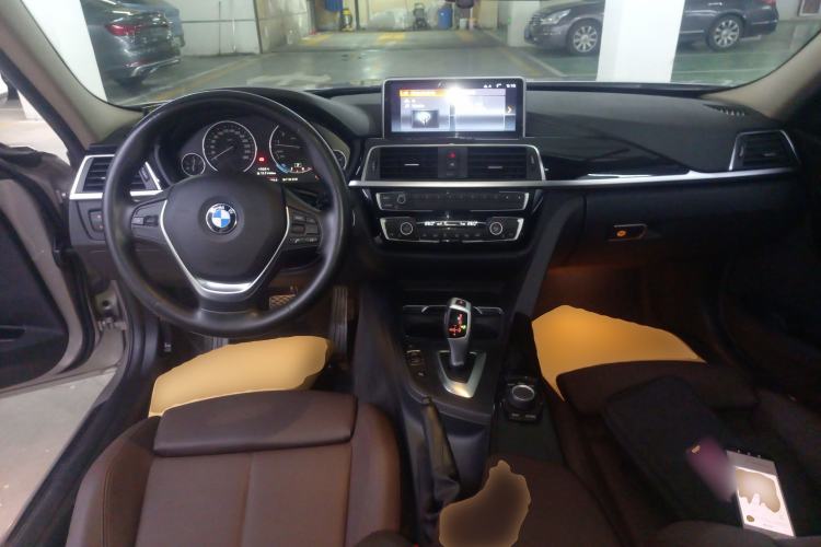 Used BMW 3 Series 2018 320Li Fashion Model Center Console