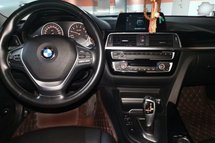 Used BMW 3 Series 2018 318Li Center Console