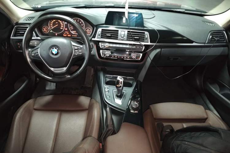 Used BMW 3 Series 2018 320Li Fashion Model Center Console