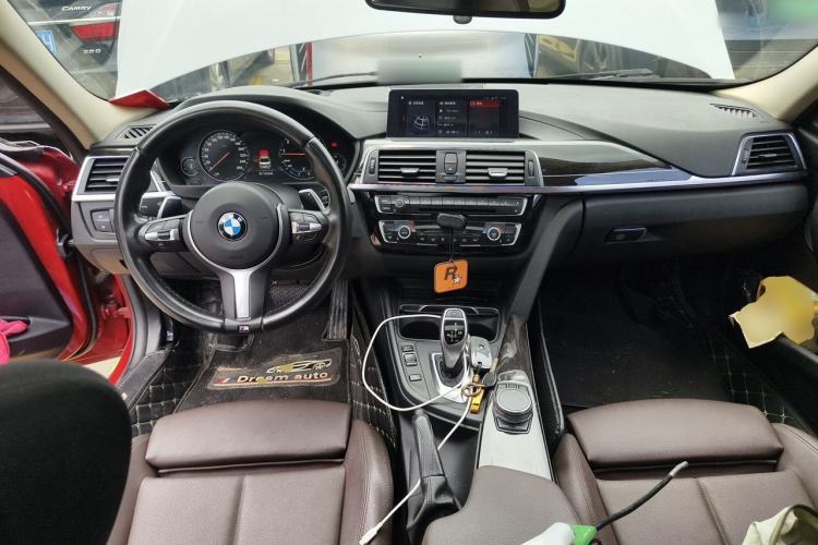 Used BMW 3 Series 2018 320Li M Sport Night Edition Center Console
