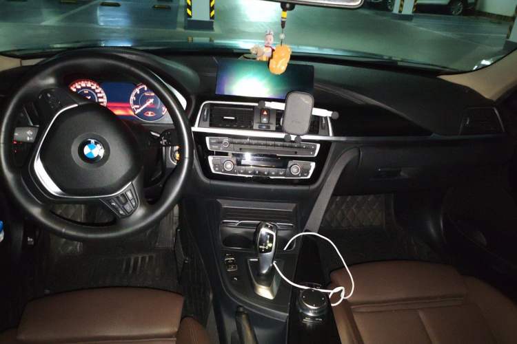 Used BMW 3 Series 2018 320Li Fashion Model Center Console