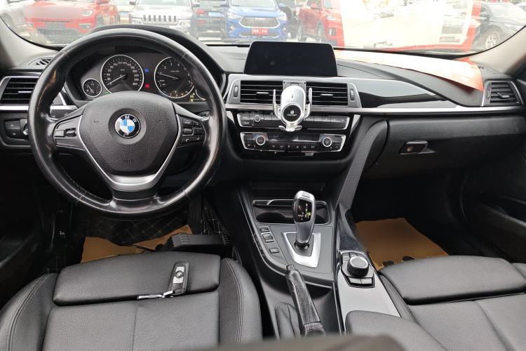 Used BMW 3 Series 2018 318Li Center Console