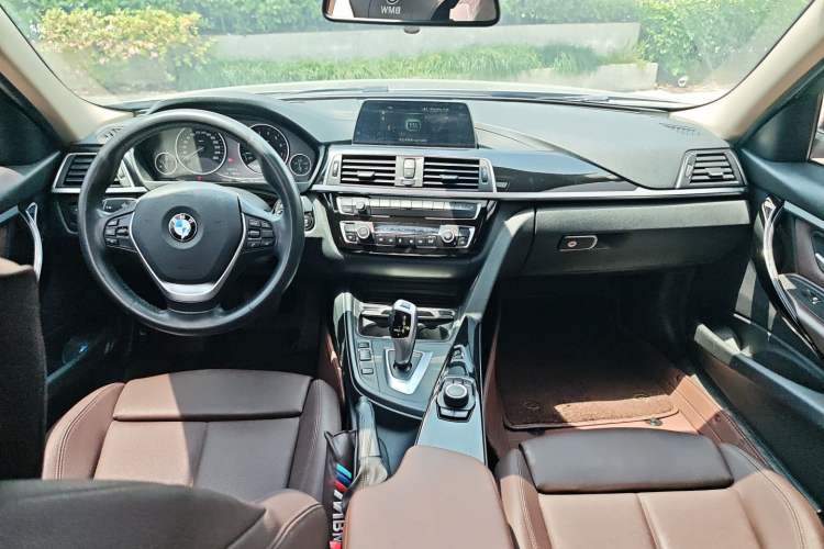 Used BMW 3 Series 2018 320Li Fashion Model Center Console