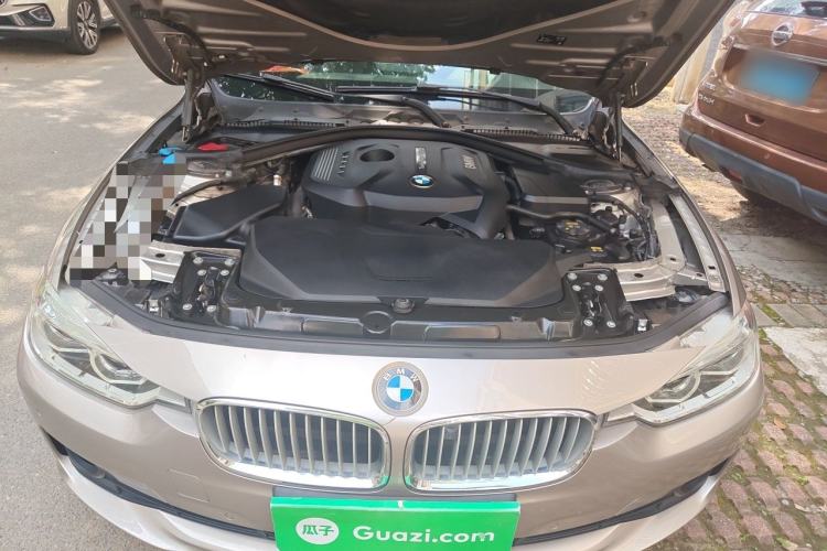 Used BMW 3 Series 2018 320Li Fashion Model Engine Bay