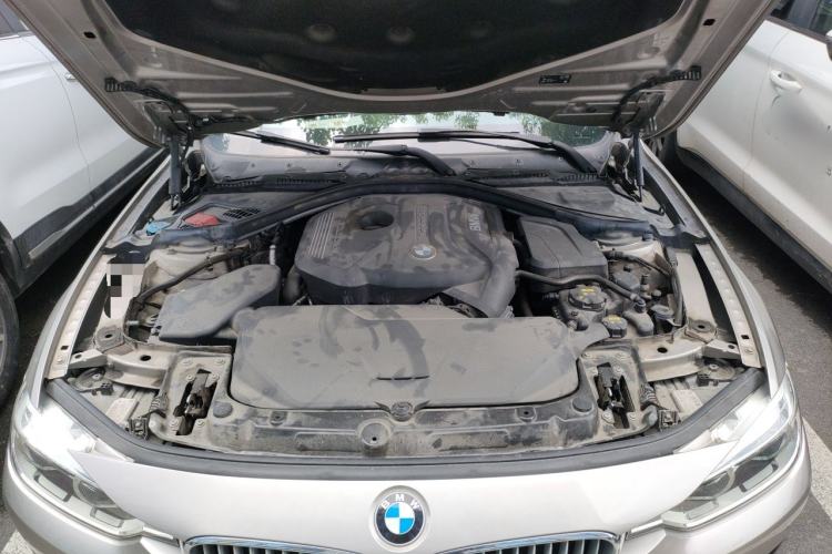 Used BMW 3 Series 2018 320Li Fashion Model Engine Bay