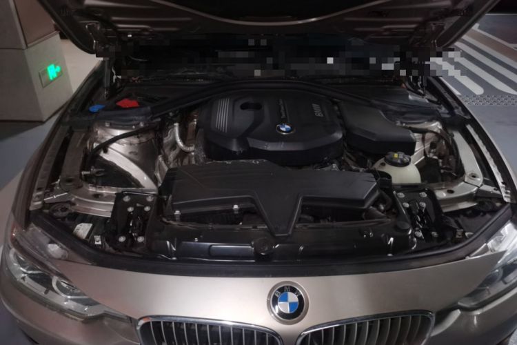 Used BMW 3 Series 2018 318Li Engine Bay