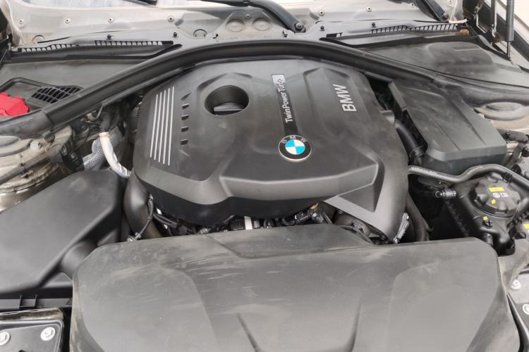 Used BMW 3 Series 2018 320Li Fashion Model Engine Bay
