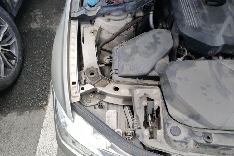 Used BMW 3 Series 2018 320Li Fashion Model Engine Bay Right