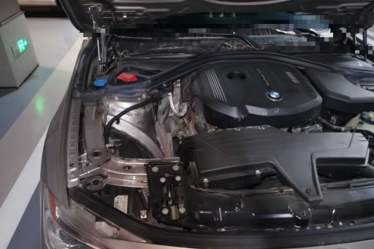 Used BMW 3 Series 2018 318Li Engine Bay Right