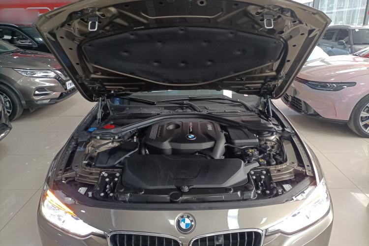 Used BMW 3 Series 2018 320i M Sport Package Engine Bay