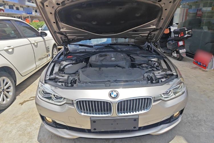 Used BMW 3 Series 2018 320Li Fashion Model Engine Bay