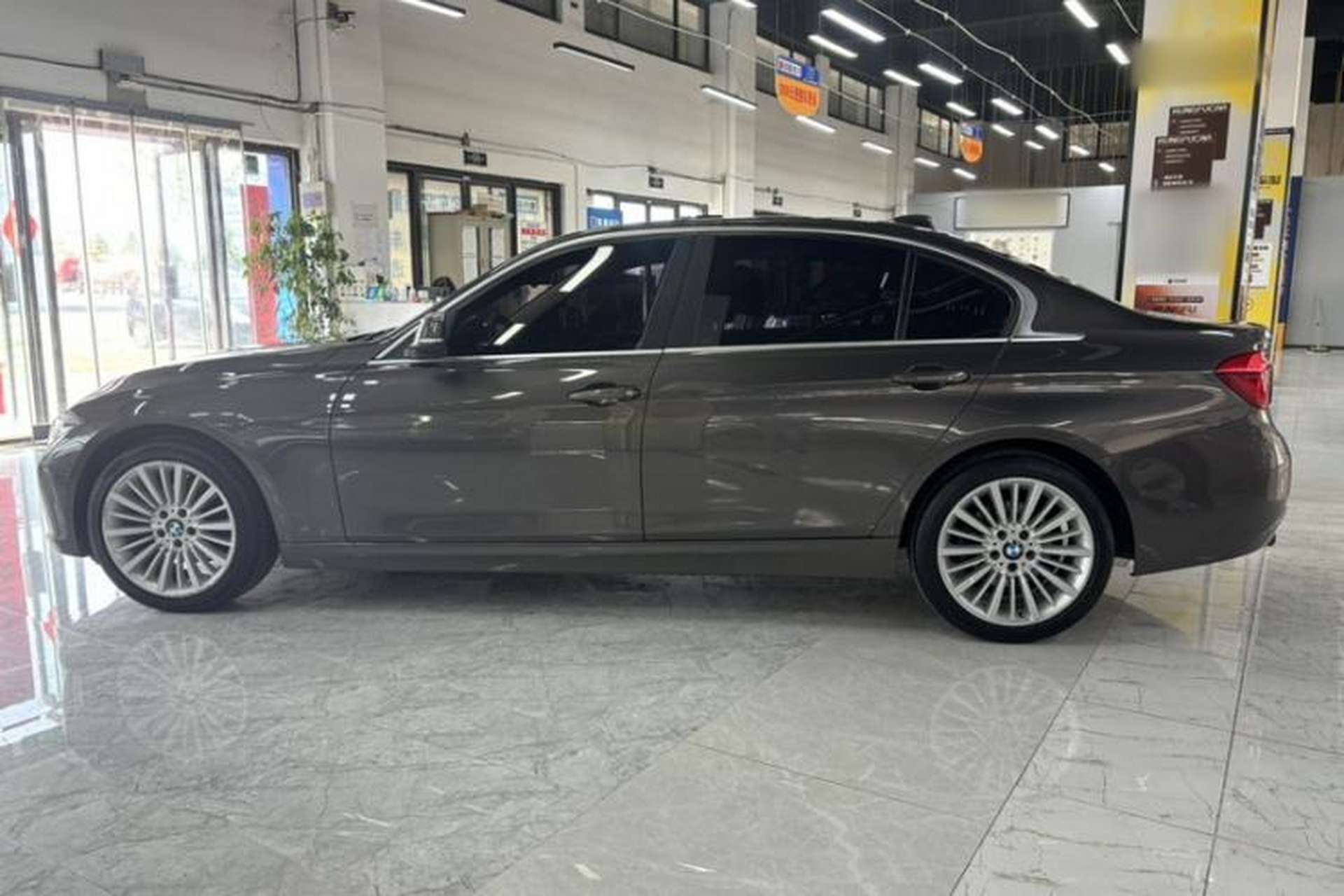 Used BMW 3 Series 2018 320Li Fashion Model Exterior 4