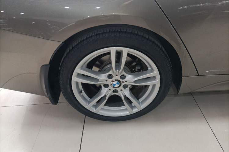 Used BMW 3 Series 2018 320i M Sport Package Exterior 5