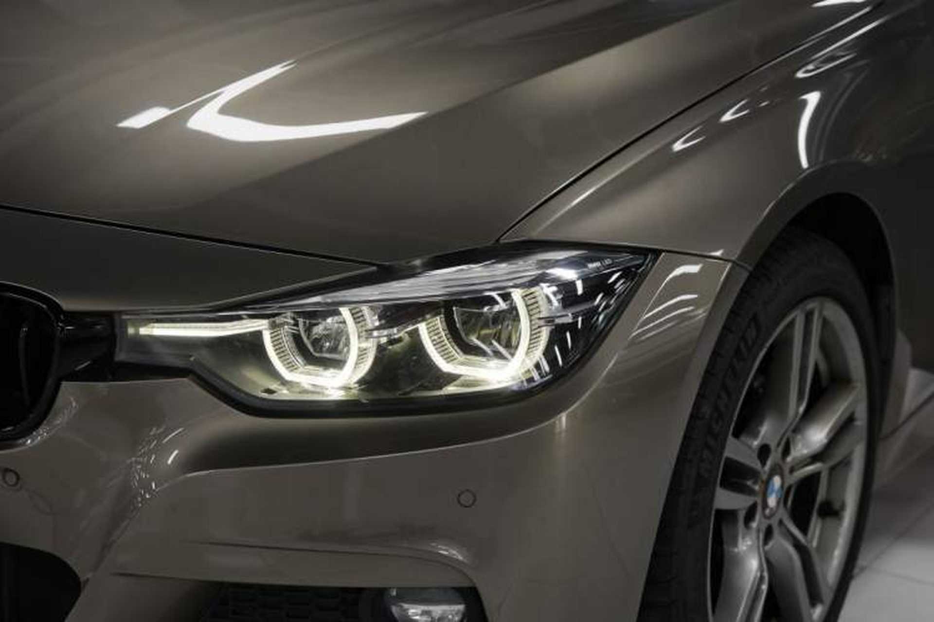 Used BMW 3 Series 2018 330i M Sport Night Edition Exterior 5