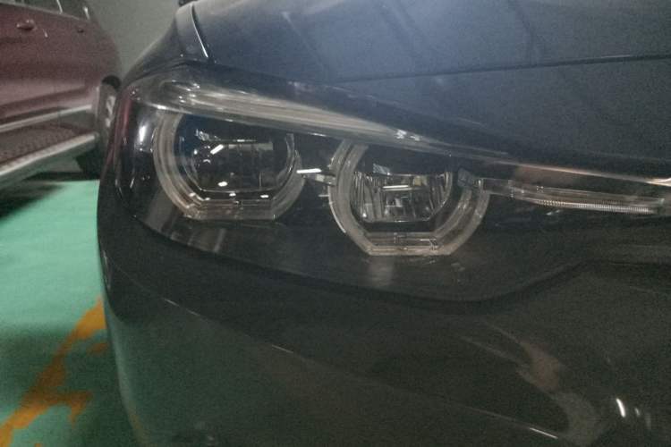 Used BMW 3 Series 2018 330i M Sport Night Edition Exterior 6