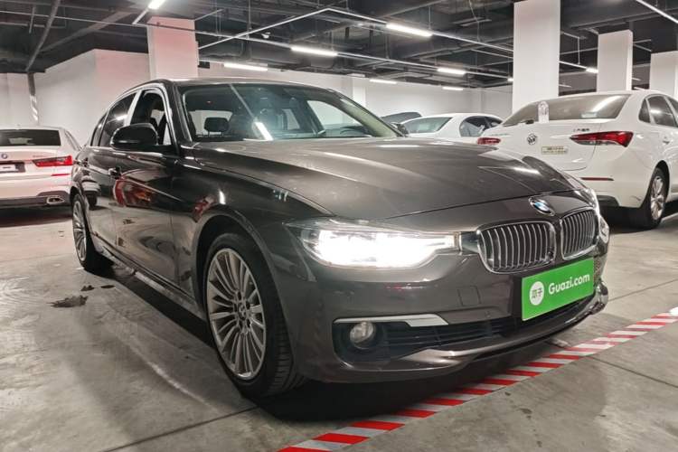 Used BMW 3 Series 2018 320Li Fashion Model Front Right 45 Deg