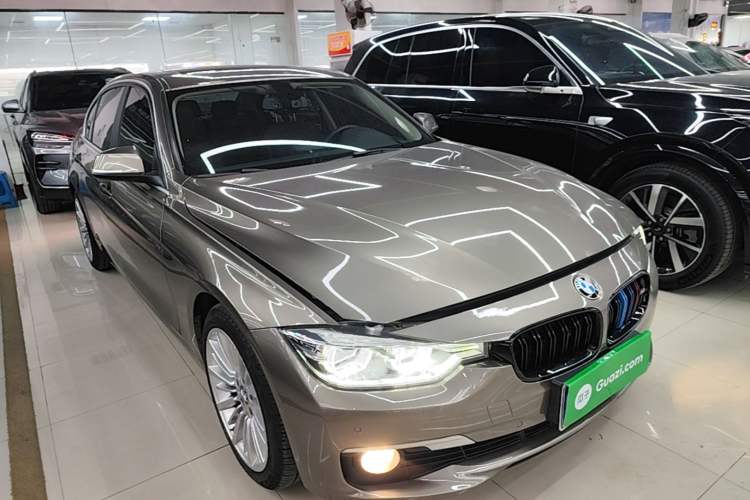 Used BMW 3 Series 2018 320Li Fashion Model Front Right 45 Deg