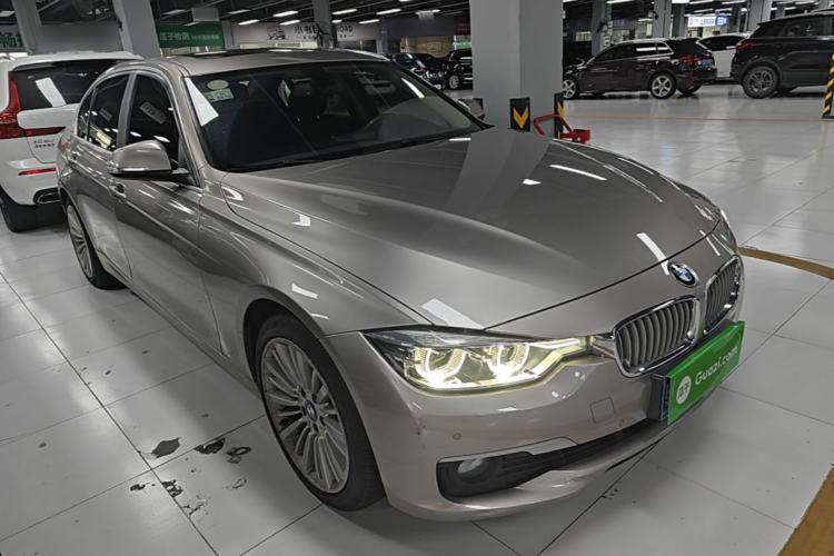 Used BMW 3 Series 2018 320Li Fashion Model Front Right 45 Deg