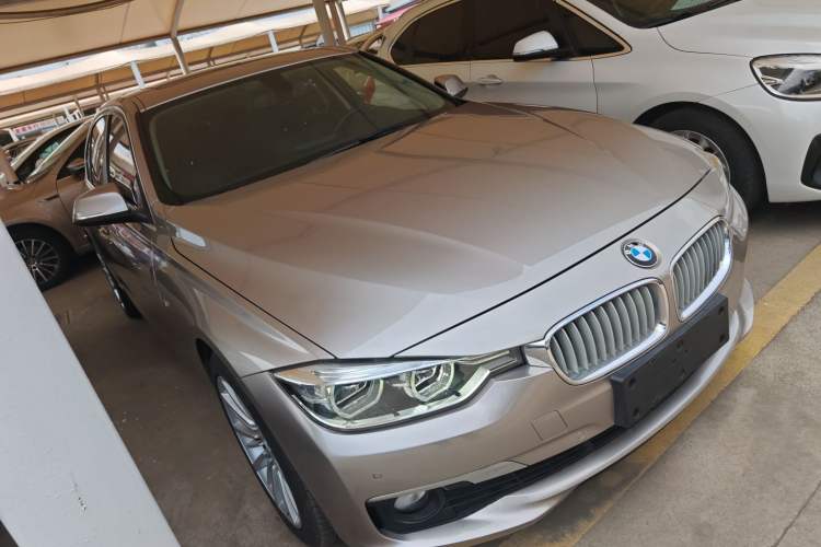 Used BMW 3 Series 2018 320Li Fashion Model Front Right 45 Deg
