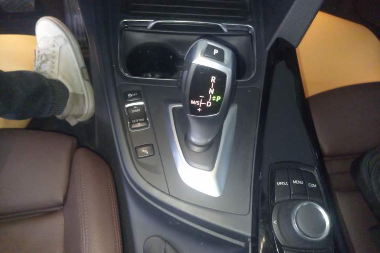 Used BMW 3 Series 2018 320Li Fashion Model Gear Lever
