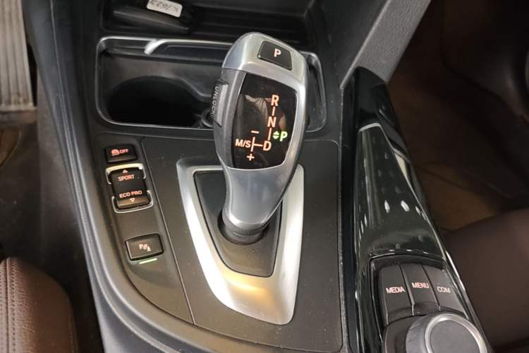 Used BMW 3 Series 2018 320Li Fashion Model Gear Lever