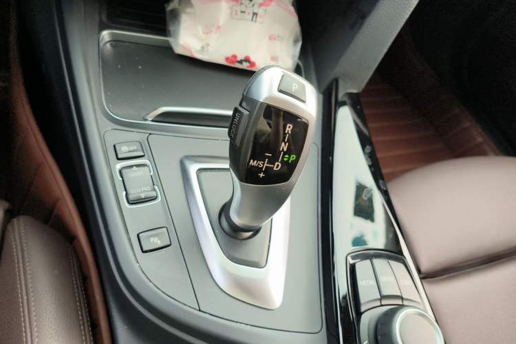 Used BMW 3 Series 2018 320Li Fashion Model Gear Lever