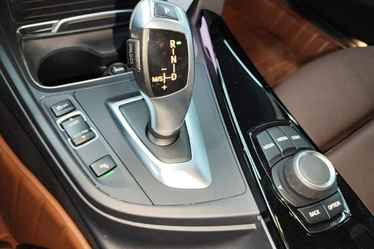 Used BMW 3 Series 2018 320Li Fashion Model Gear Lever
