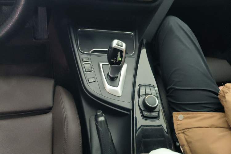 Used BMW 3 Series 2018 320Li Fashion Model Gear Lever