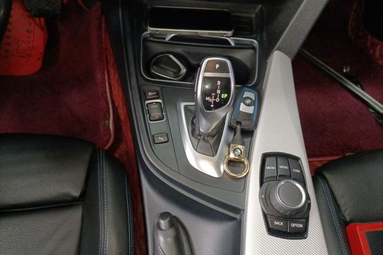 Used BMW 3 Series 2018 320i M Sport Package Gear Lever