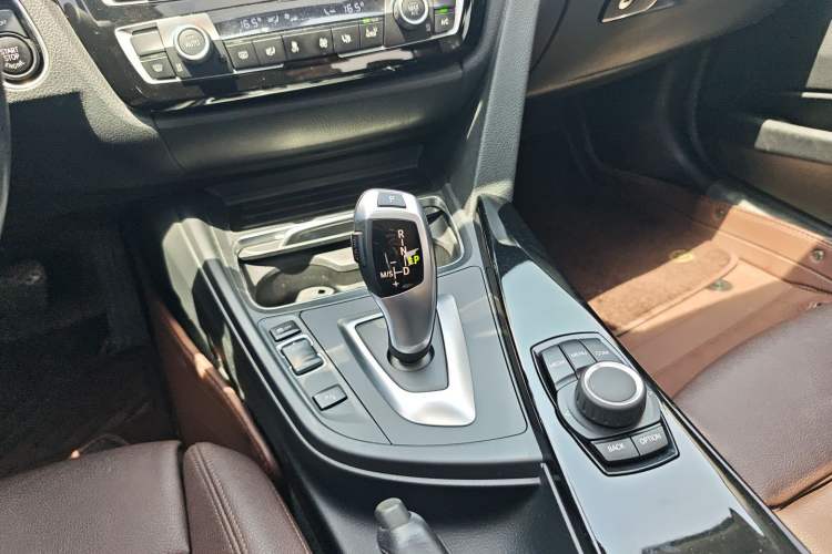 Used BMW 3 Series 2018 320Li Fashion Model Gear Lever