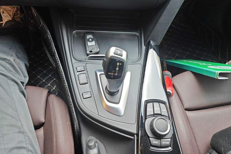Used BMW 3 Series 2018 320Li Fashion Model Gear Lever