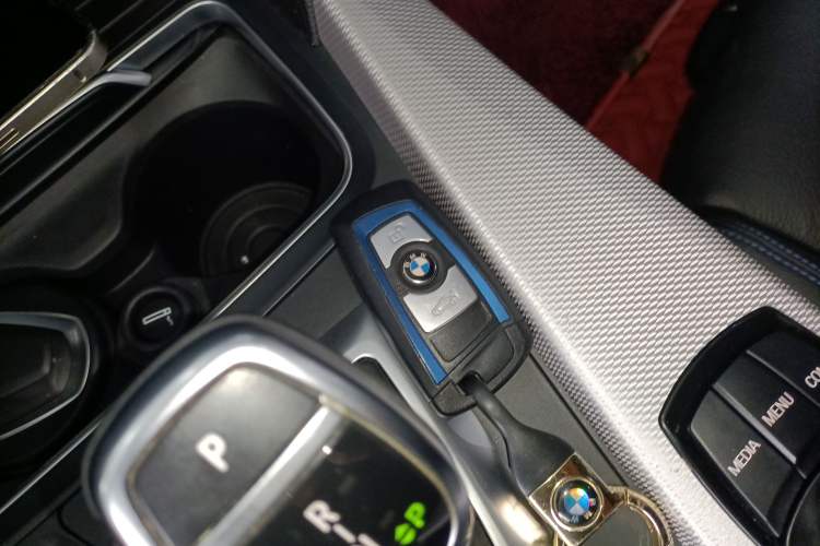 Used BMW 3 Series 2018 320i M Sport Package Interior 1