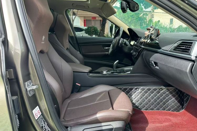 Used BMW 3 Series 2018 320Li Leading Model M Sport Package Interior 3