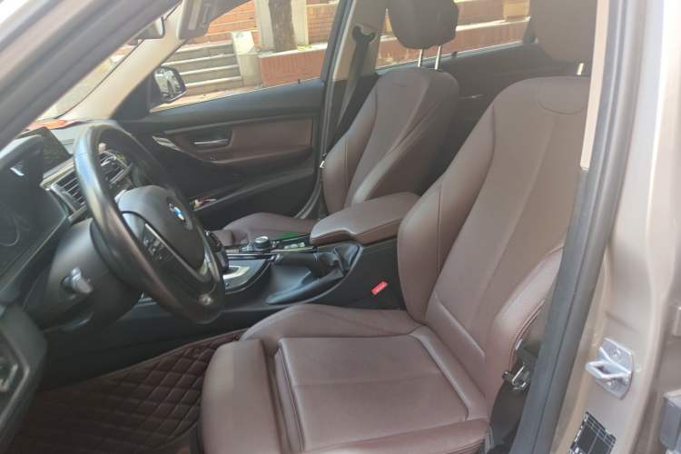 Used BMW 3 Series 2018 320Li Fashion Model Left Front Seat